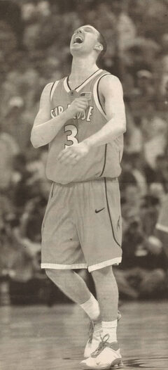 Gerry McNamara screams with excitement as the Orangemen’s Final Four victory over Texas comes to an end Saturday night. 