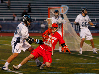 Dylan Donahue carries the ball in Syracuse's 11-10 loss to Villanova.