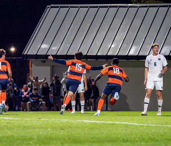 Syracuse outlasts Notre Dame, holds on for 2-1 win